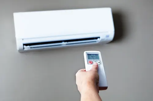 Changing-the-air-conditioning-temperature-using-a-remote